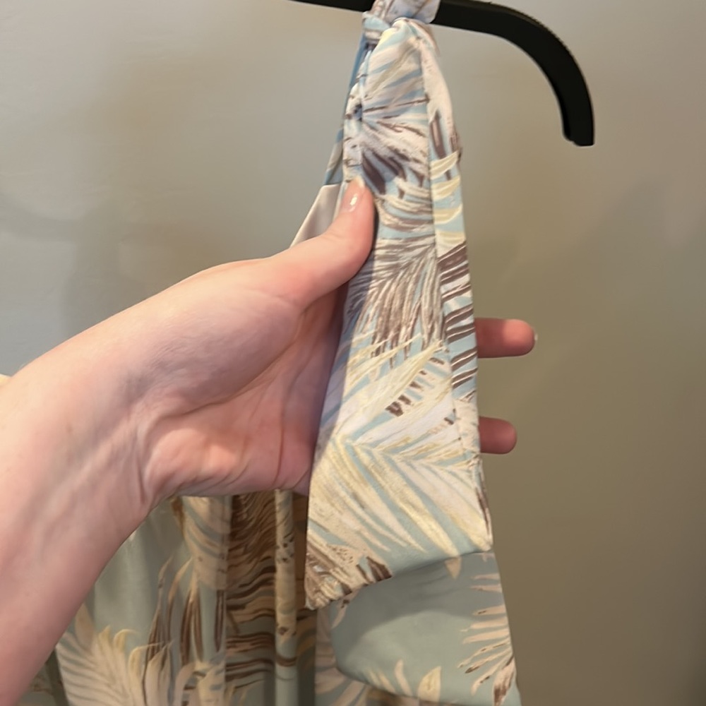 Beach dress with sea foam color. Cream and brown leaves. Size L. Smoke free home - Picture 6 of 7